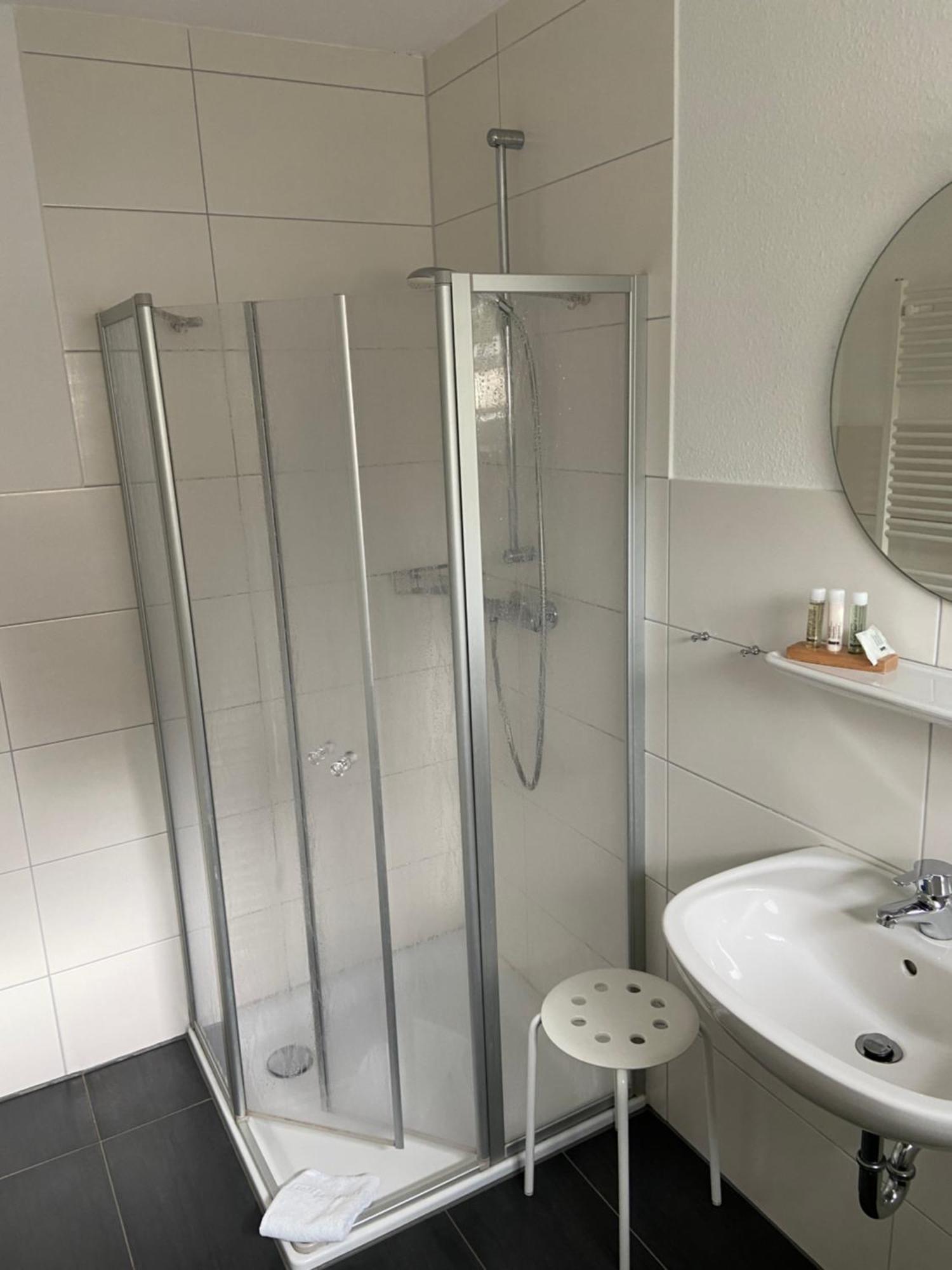 Hotel Zum Grossen Krug Wirdum Luaran gambar